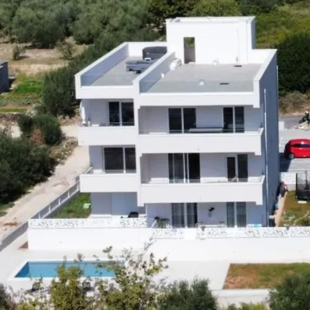 Dii Luxury Apartment *